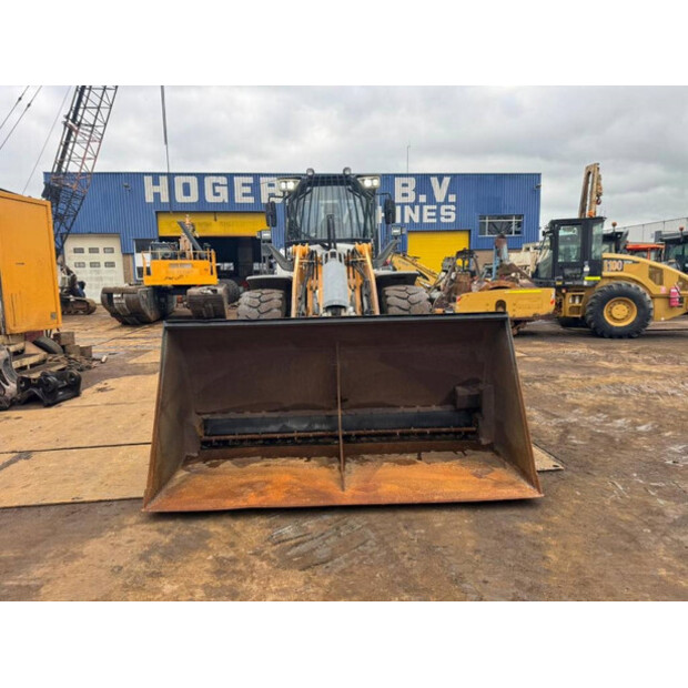2016 Liebherr L556-42832657