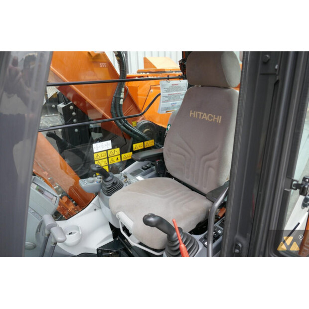 2021 هيتاشى ZX225USLC-6-42832780