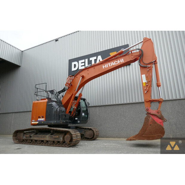 2021 هيتاشى ZX225USLC-6-42832782