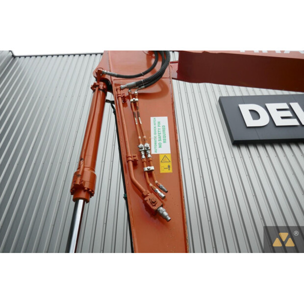 2021 هيتاشى ZX225USLC-6-42832784