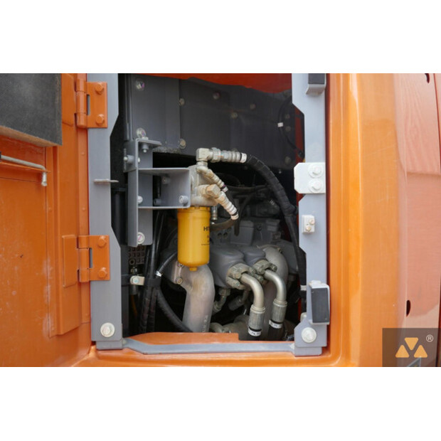 2021 هيتاشى ZX225USLC-6-42832808