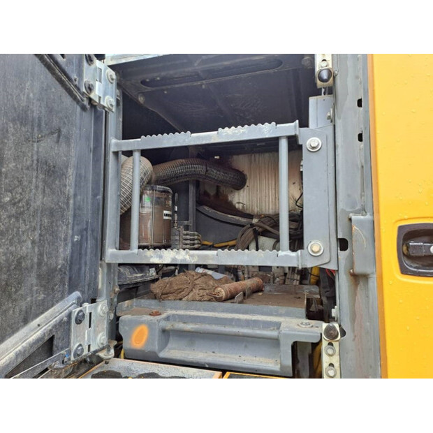 2018 Liebherr R946-42832826