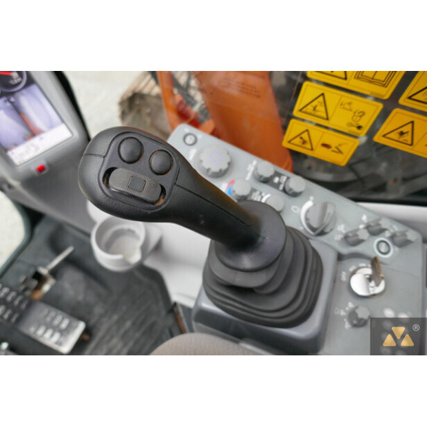 2021 هيتاشى ZX225USLC-6-42832904