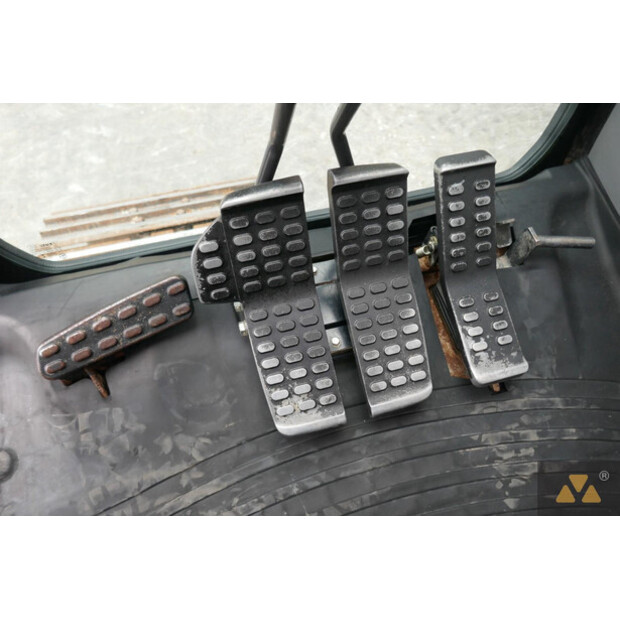 2021 هيتاشى ZX225USLC-6-42832913