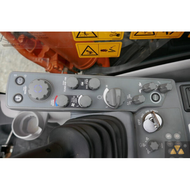 2021 هيتاشى ZX225USLC-6-42832937