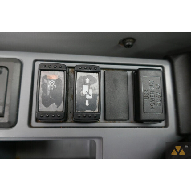 2021 هيتاشى ZX225USLC-6-42832941