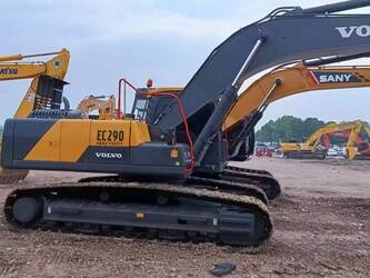 صورة ل حفارات مجنزرة 2023 فولفو EC290