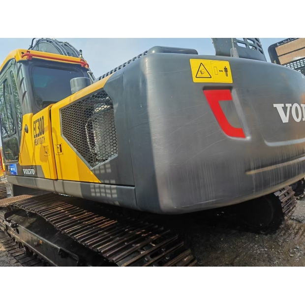 2023 فولفو EC300-42834140