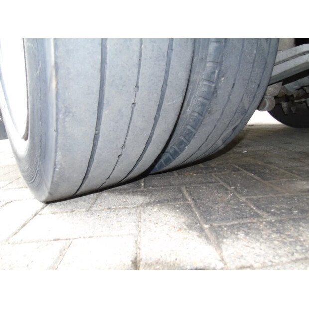 2010 LAG 3 axle-42835320