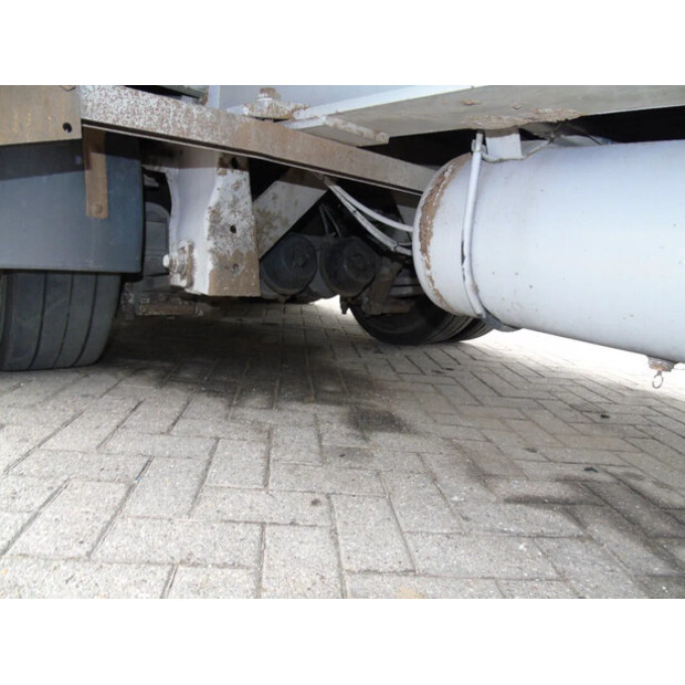 2010 LAG 3 axle-42835325