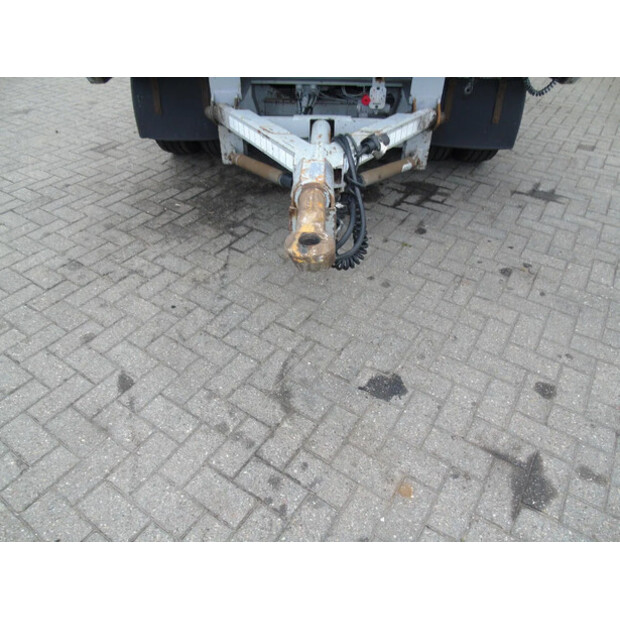 2010 LAG 3 axle-42835328