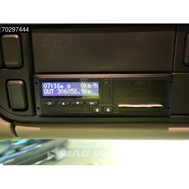 2021 داف XF 480-42836178