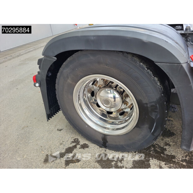 2023 Mercedes-Benz Actros 1858-42836517