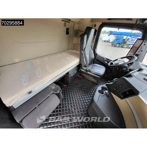 2023 Mercedes-Benz Actros 1858-42836527
