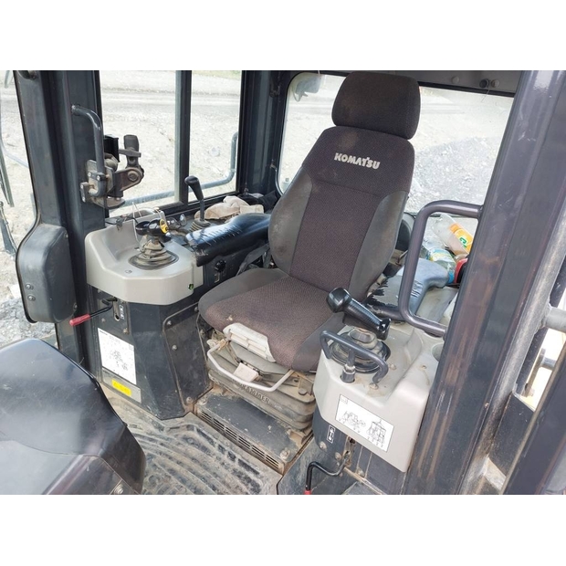 2016 Komatsu D61PX-24-42840207