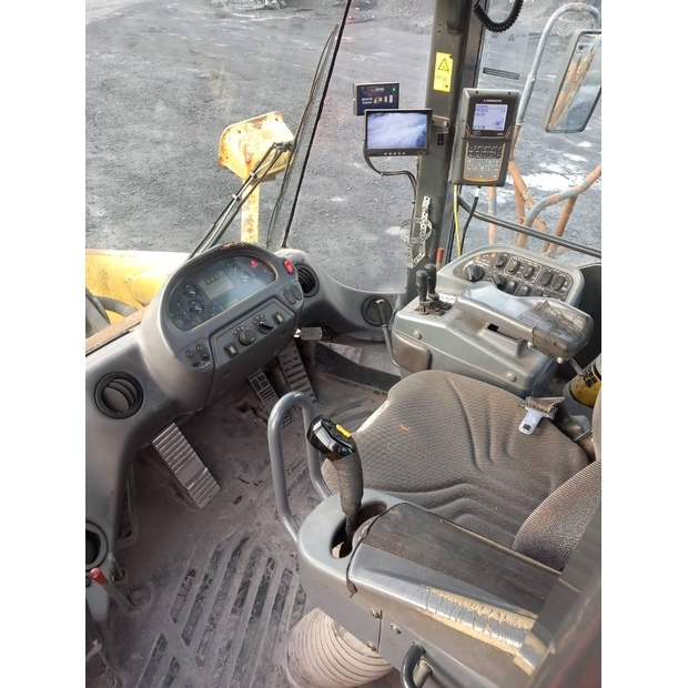 2006 Komatsu 6-42840588