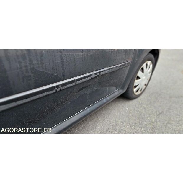 2006 بيجو 107-42849761