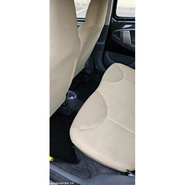 2006 بيجو 107-42849767