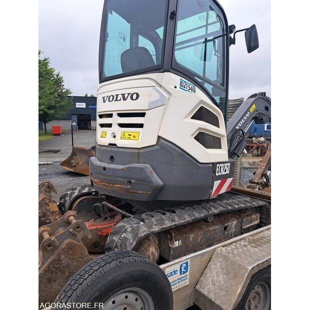 2015 فولفو ECR25D-42850515