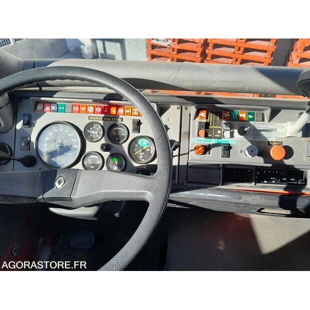 1998 Renault M210-42850661