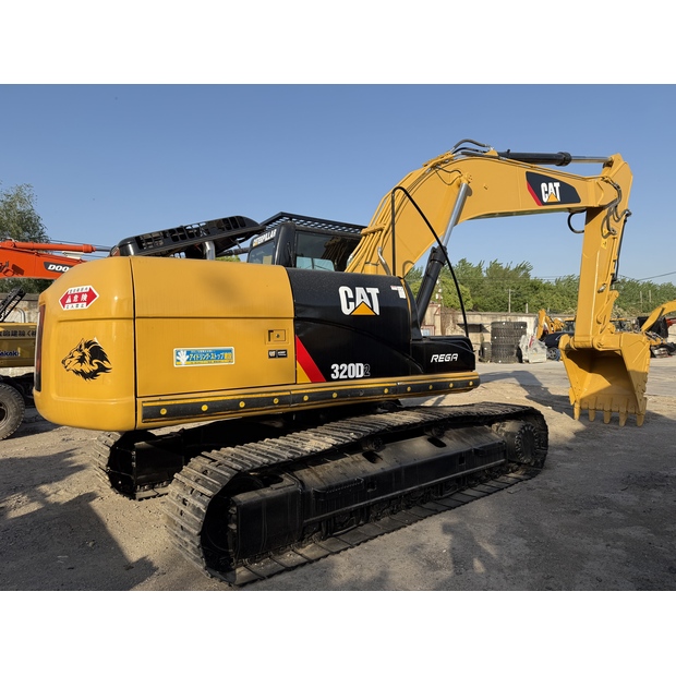 2024 كاتربيلر 320D-42888738