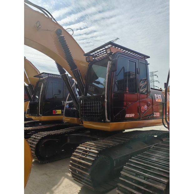 2024 Caterpillar 320D2-42888741