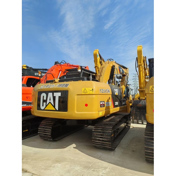 2024 Caterpillar 320D2-42888743