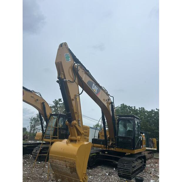 2024 Caterpillar 320D2L-42888745