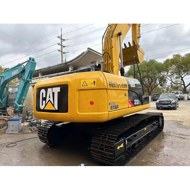 2023 Caterpillar 323D2L-42888809