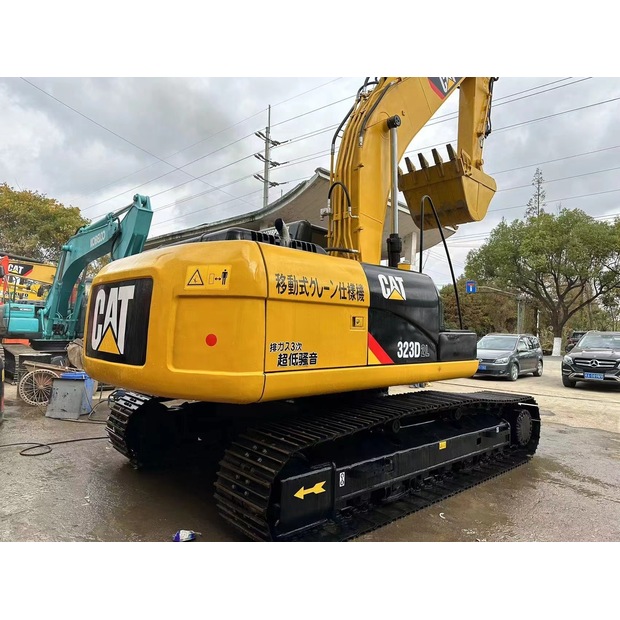2023 Caterpillar 323D2L-42888812