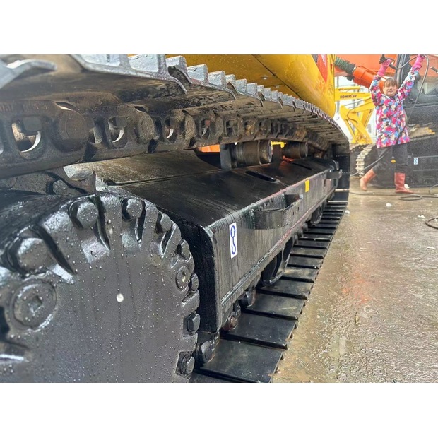 2023 Caterpillar 323D2L-42888816