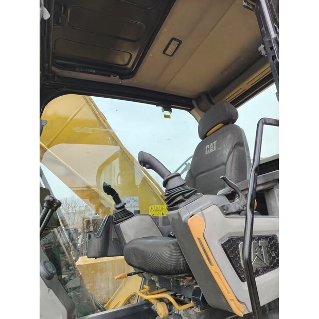 2024 Caterpillar 323GC-42888864
