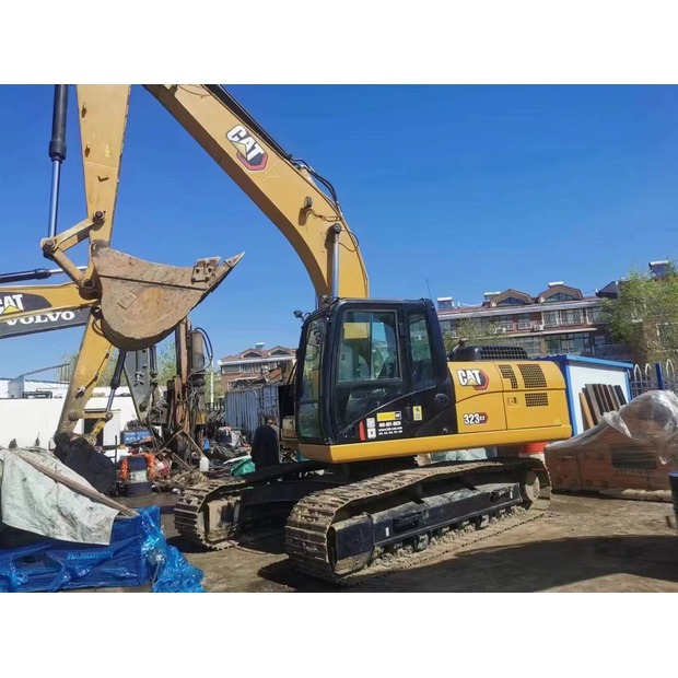 2019 Caterpillar 323GX-42888866