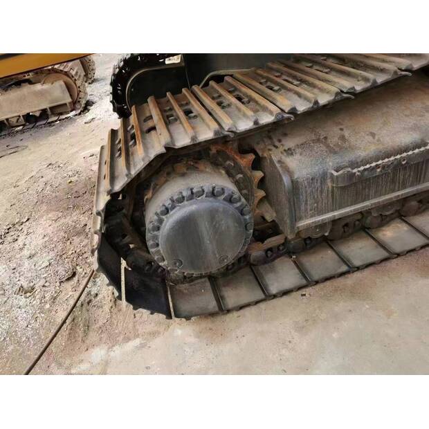 2023 Caterpillar 325D-42888893