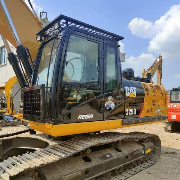 2023 Caterpillar 325D-42888901
