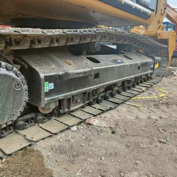 2023 Caterpillar 325D-42888905