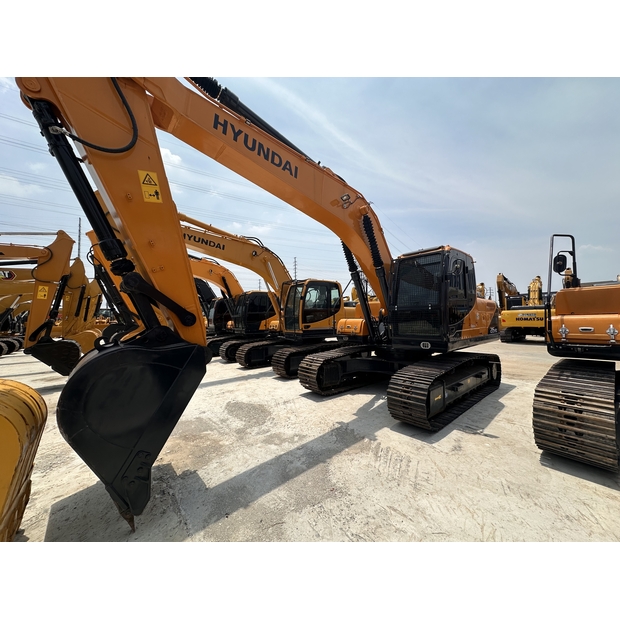 2024 Hyundai 215-42888934
