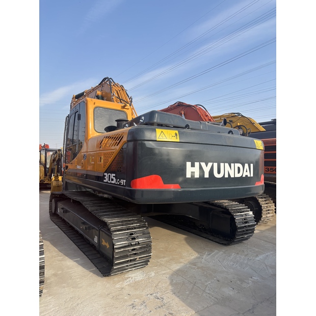 2024 Hyundai 305-42890438