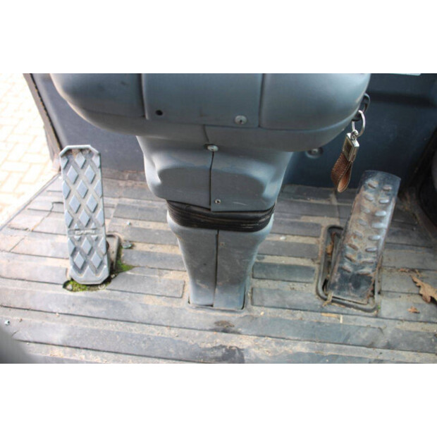 2007 احلامن AL 80-42907423
