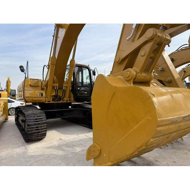 2024 Caterpillar 330C-42909004