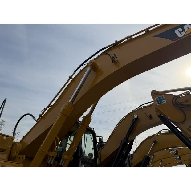 2024 Caterpillar 330C-42909007