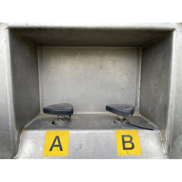 2016 أطلس كوبكو XRV 946 CD-42909593