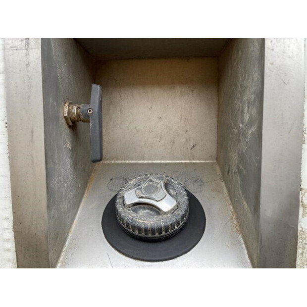 2016 أطلس كوبكو XRV 946 CD-42909602