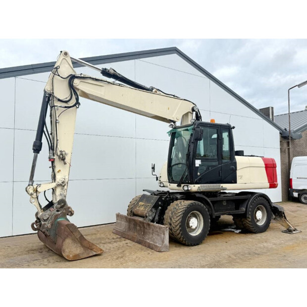 2011 Caterpillar M318D-42909899