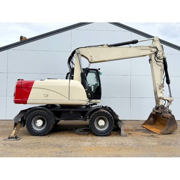 2011 Caterpillar M318D-42909904