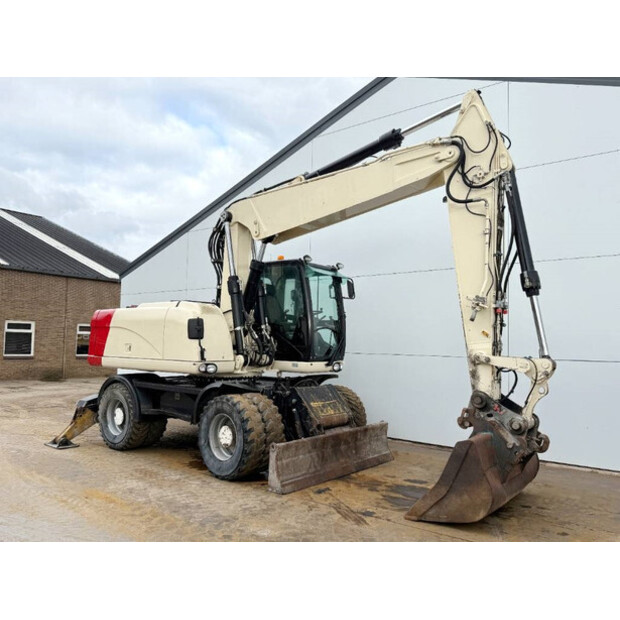 2011 Caterpillar M318D-42909905