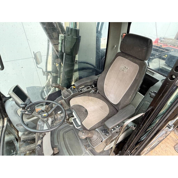 2011 Caterpillar M318D-42909906