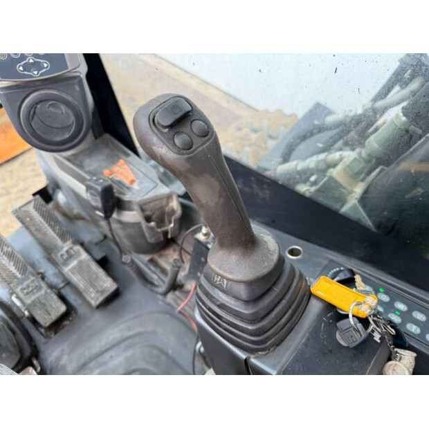 2011 Caterpillar M318D-42909909