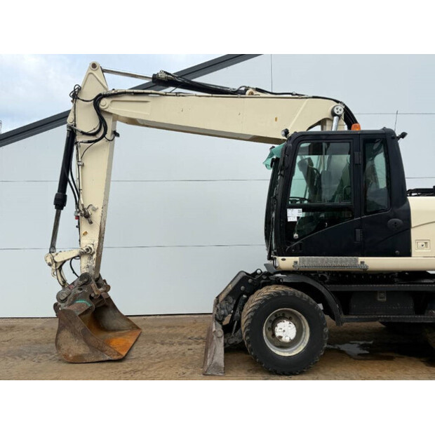 2011 Caterpillar M318D-42909915