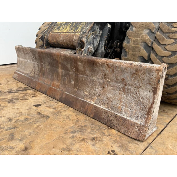 2011 Caterpillar M318D-42909924